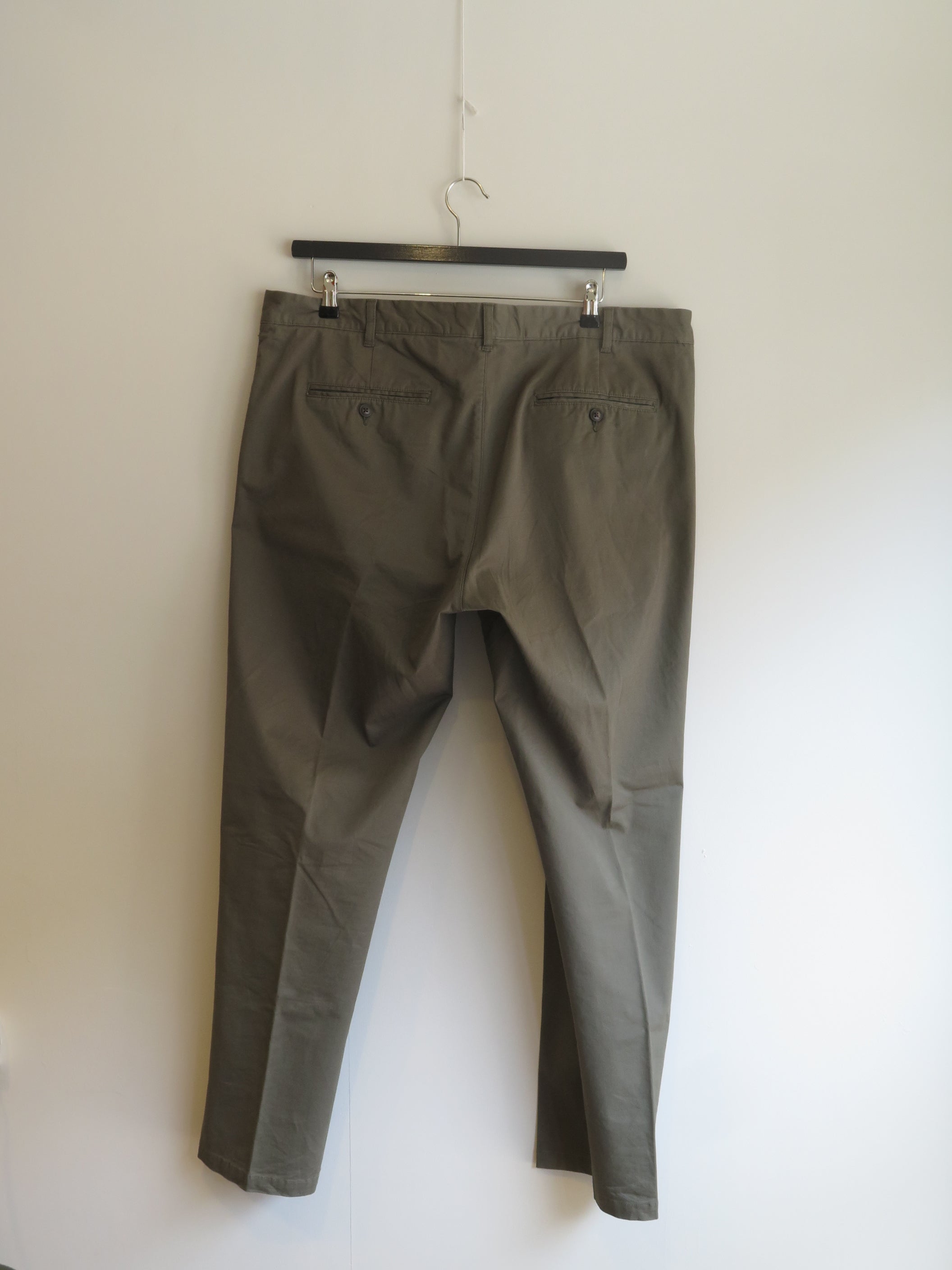 000767 - Emidio Tucci - Pants - Green - Image 1
