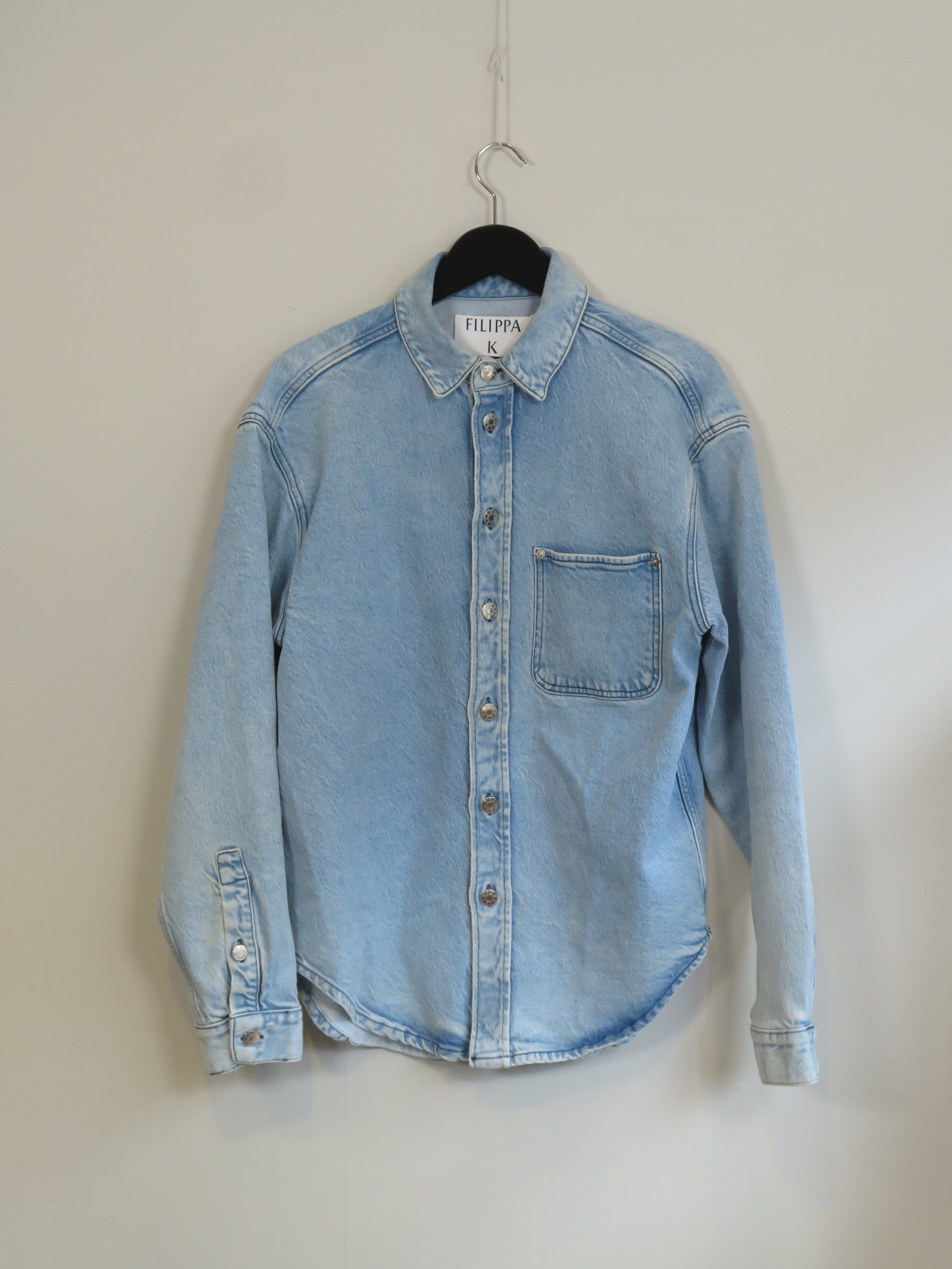 001180 - Filippa K - Shirts - Blue - S - Image 1 circular-filename:27_07_2026_0a9dfd1b-f99a-4786-94a0-df981c15a8e3_captured_image