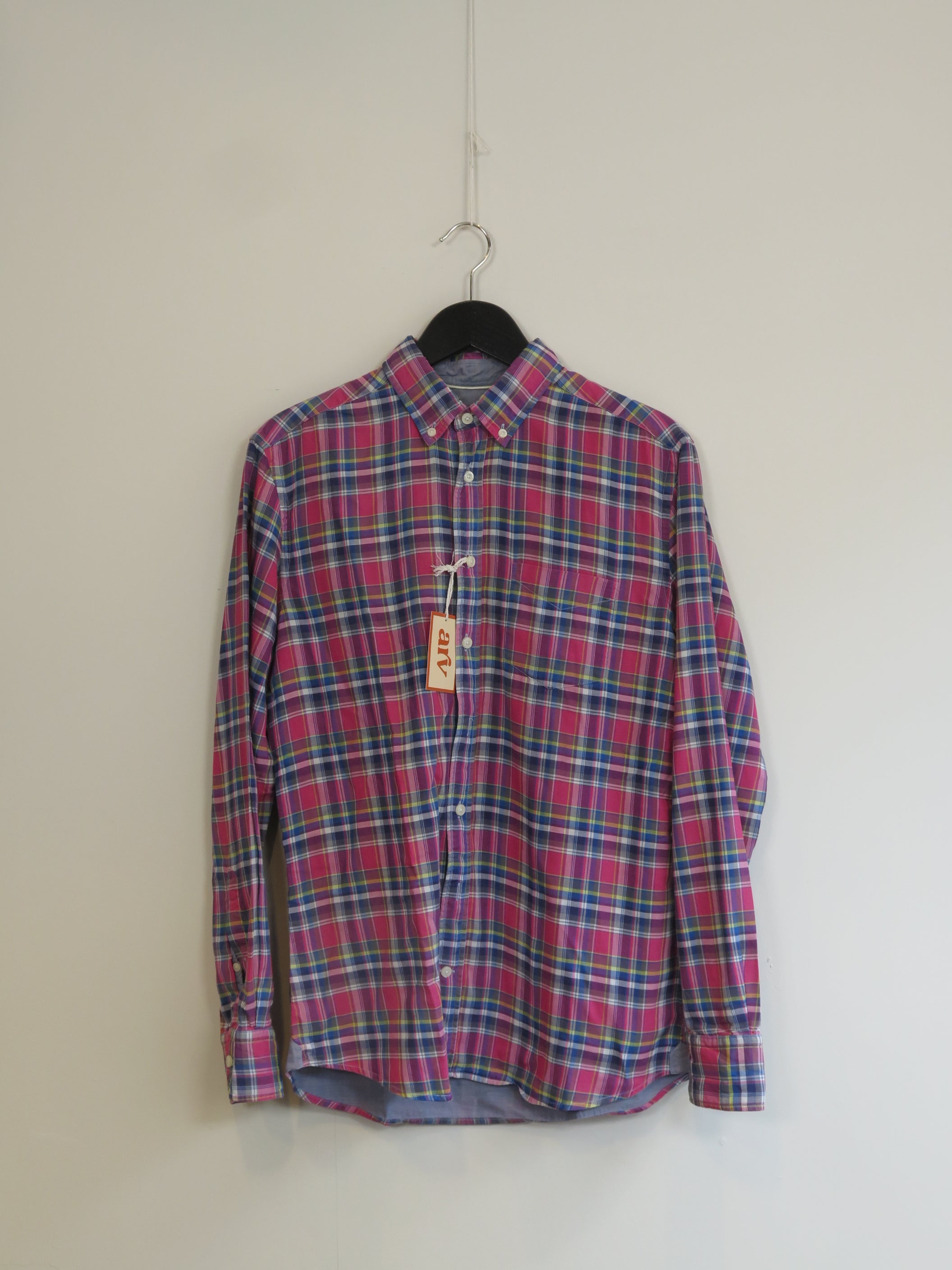 001202 - Hackett - Shirts - Pink - M - Image 1 circular-filename:27_07_2026_734dea84-8d03-4dc3-bb3d-cfcc7f89ae87_captured_image