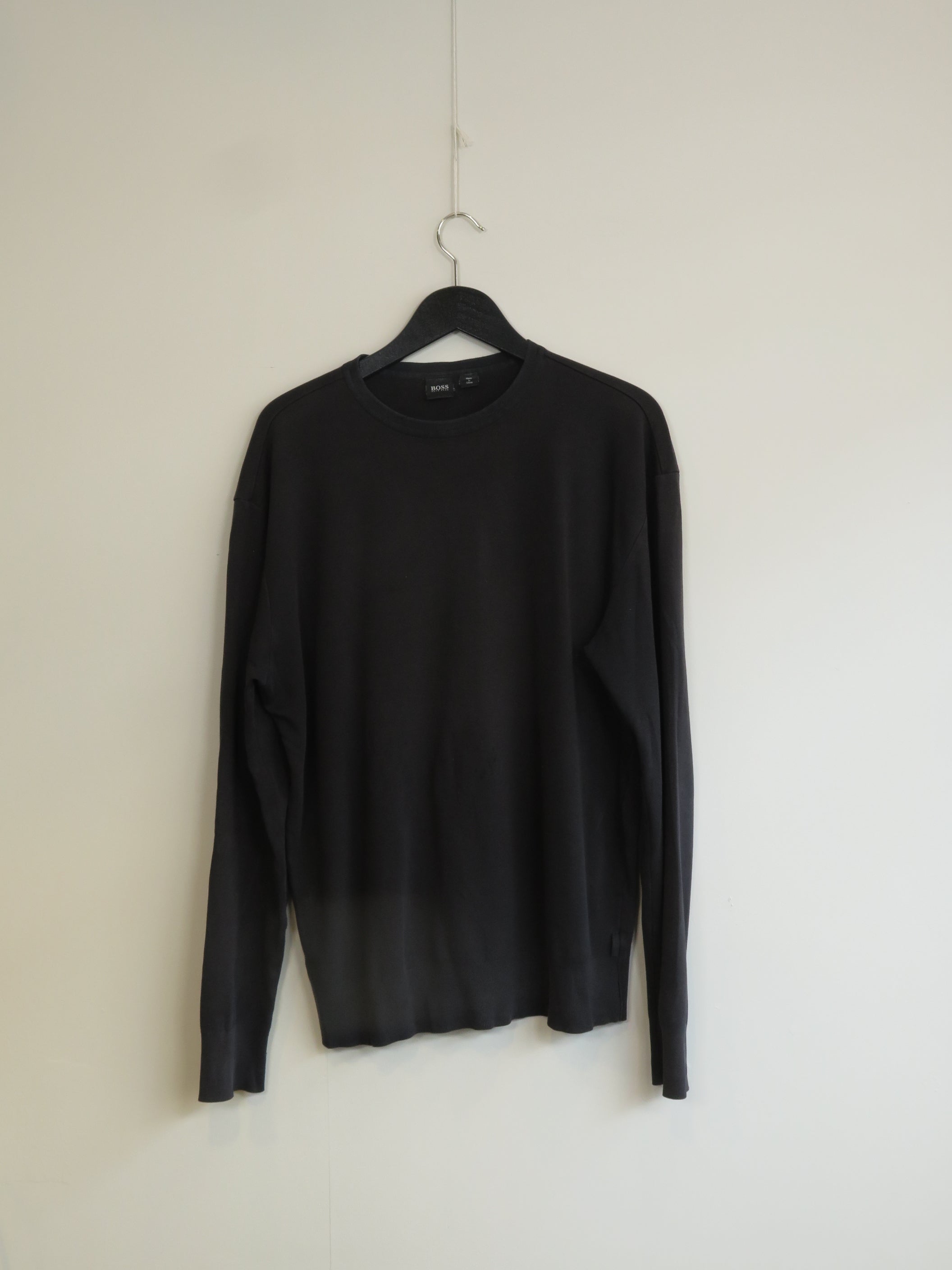 001204 - Boss - Sweaters - Black - M - Image 1 circular-filename:27_07_2026_76244a09-b7c2-494d-9cac-9810976864f0_captured_image