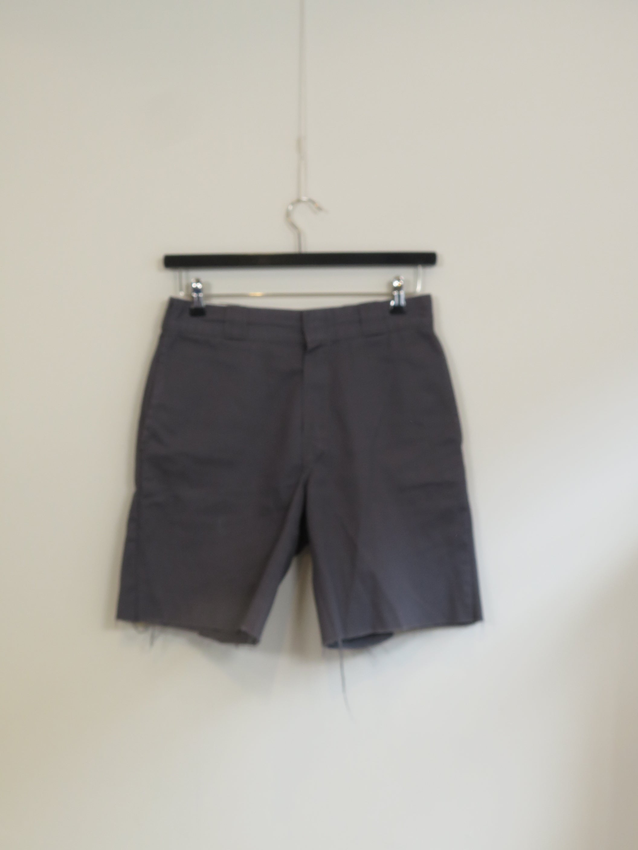 001182 - Dickies - Shorts - Gray - 31 - Image 1 circular-filename:27_07_2026_b73073fa-435b-4672-938e-1514994eb616_captured_image