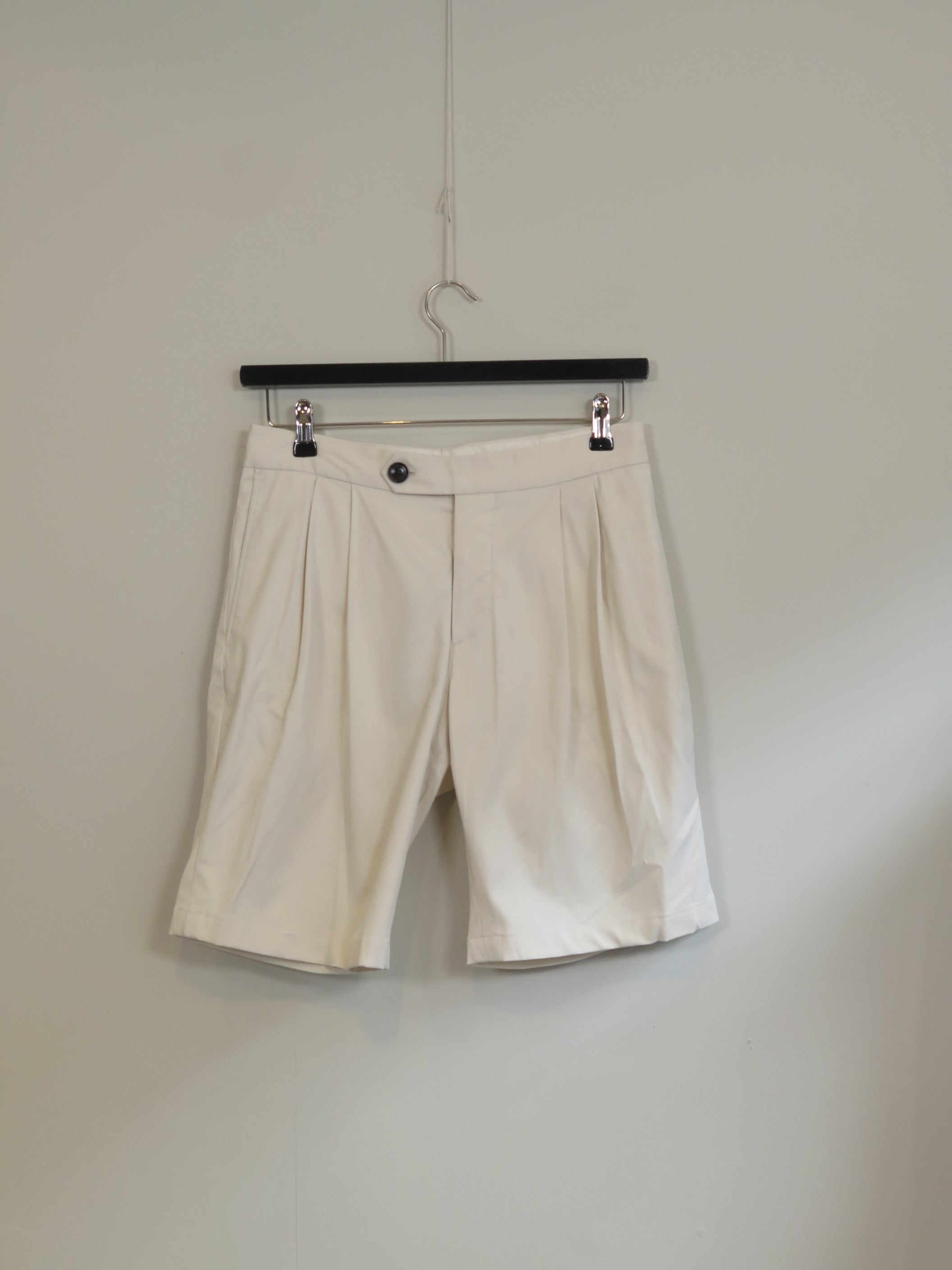 001184 - Filippa K - Shorts - Image 1 circular-filename:27_07_2026_e277dce8-ce14-4634-a2b3-c52863f9e305_captured_image