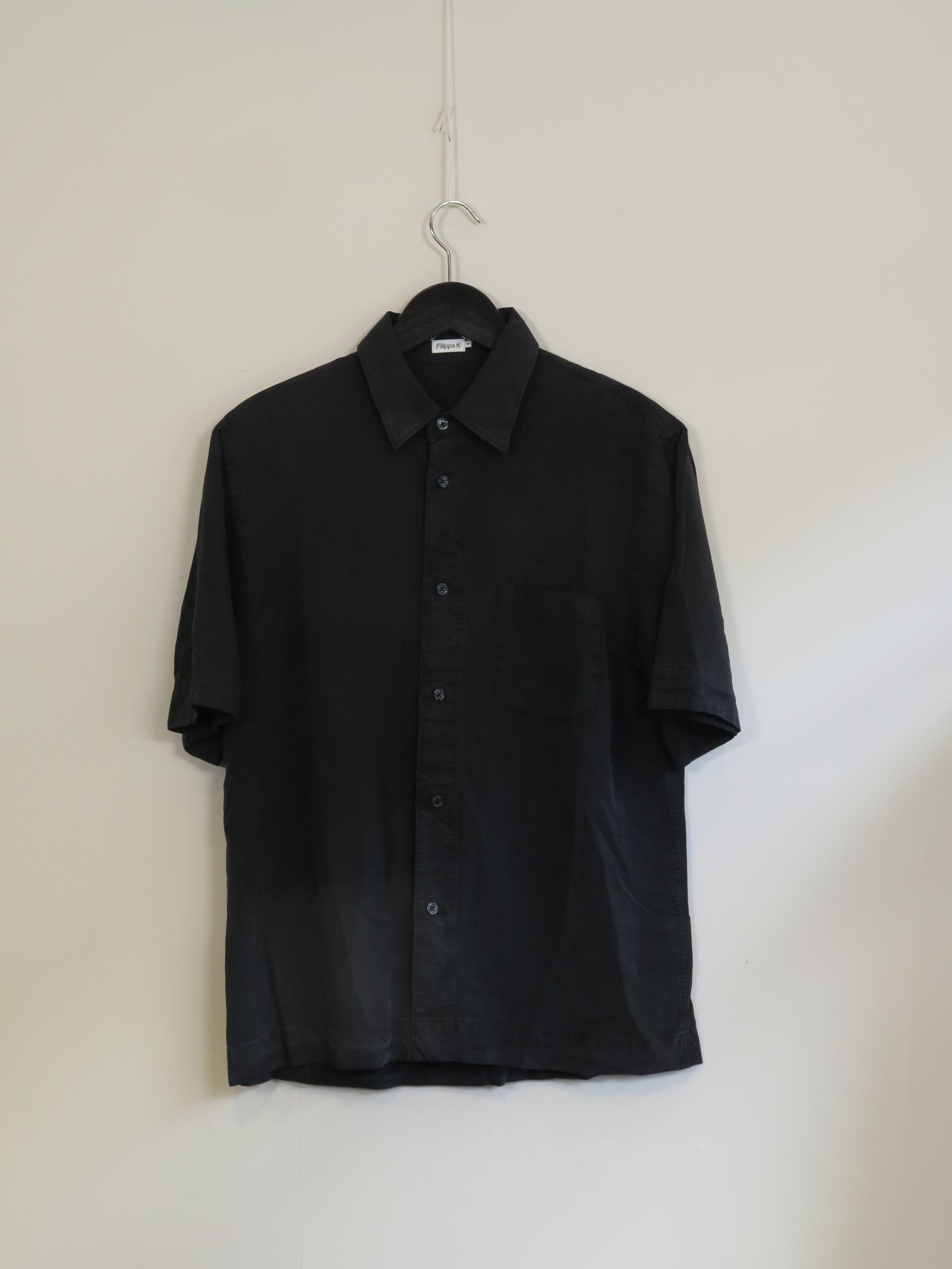 001177 - Filippa K - Shirts - Black - S - Image 2 circular-filename:27_07_2026_edaac0a8-ab18-4377-9848-28eb37a41677_captured_image