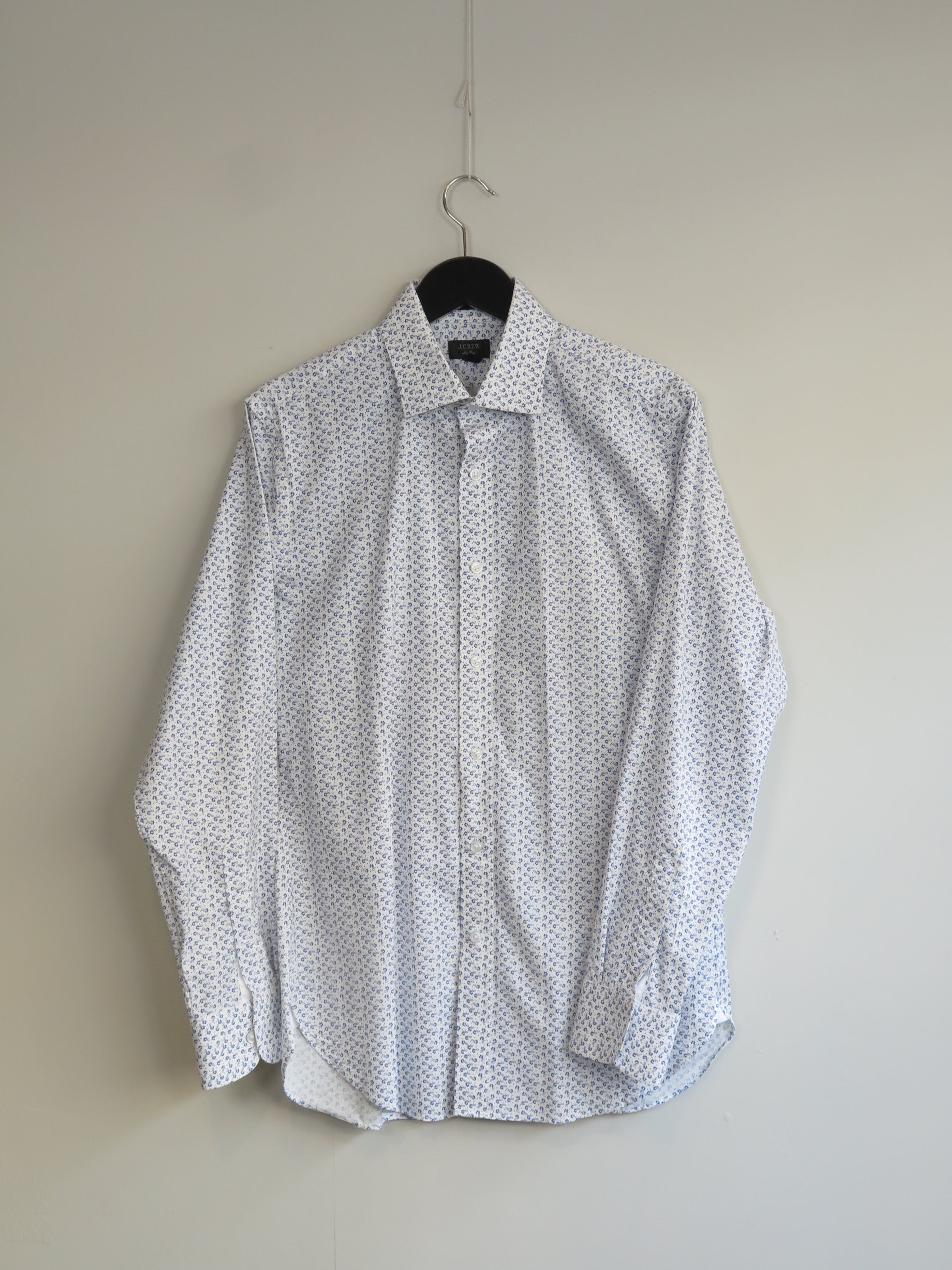 001223 - J. Crew - Shirts - White - M - Image 1 circular-filename:28_07_2026_3fb2d574-ab3f-43fe-a956-5b75cf30f4ea_captured_image