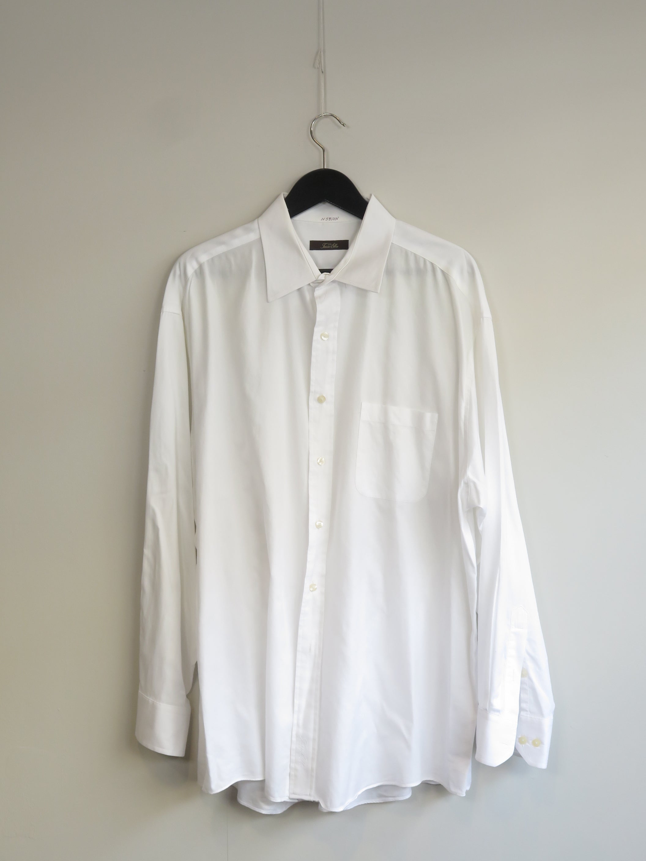 001224 - Terre Elle - Shirts - White - L - Image 1 circular-filename:28_07_2026_6b34c71b-ca14-4f8e-9911-515dd2dce4fa_captured_image