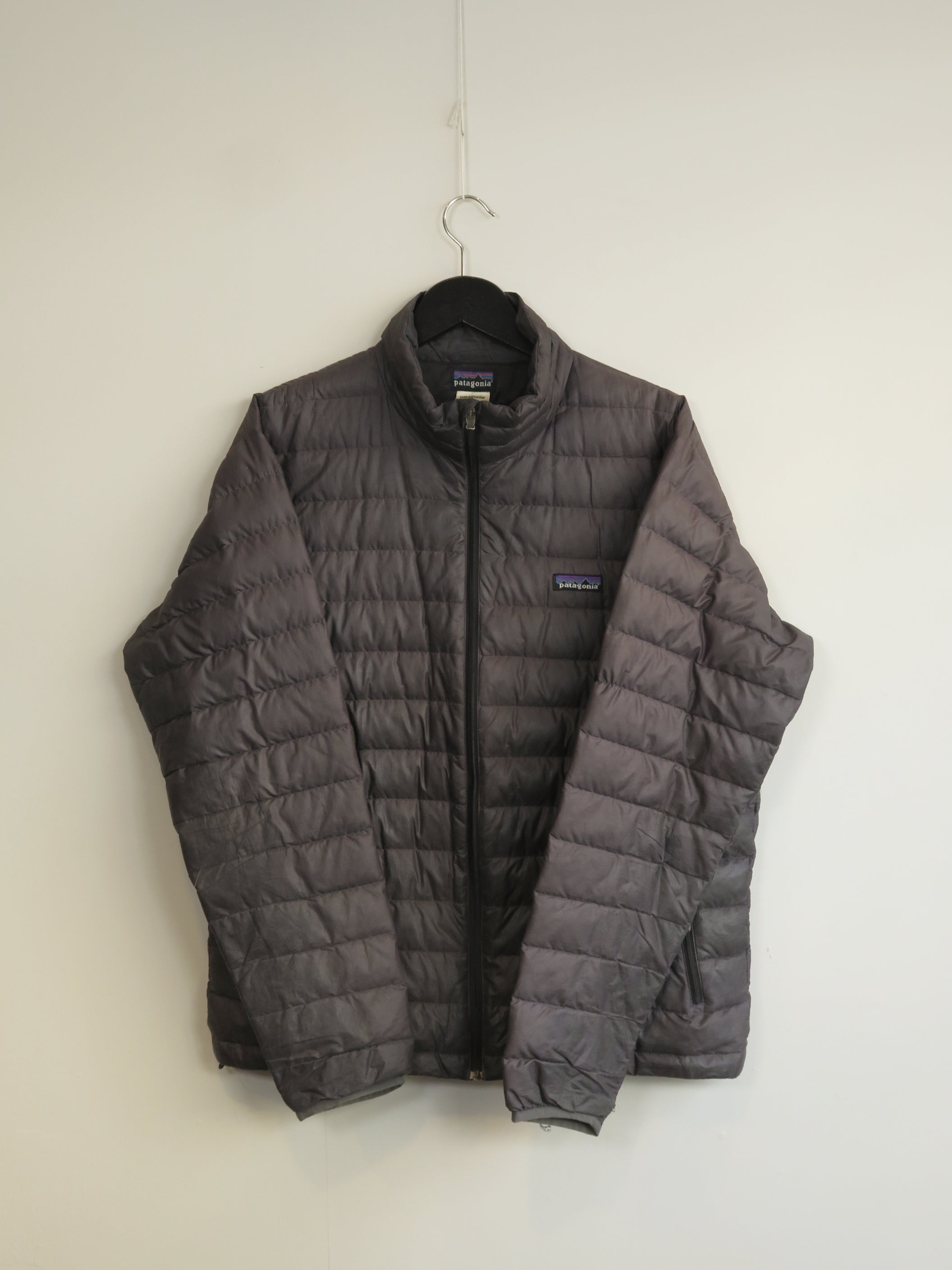 001211 - Patagonia - Outerwear - Gray - M - Image 1 circular-filename:28_07_2026_9918462c-9bba-4174-afa3-a1bdc4331236_captured_image