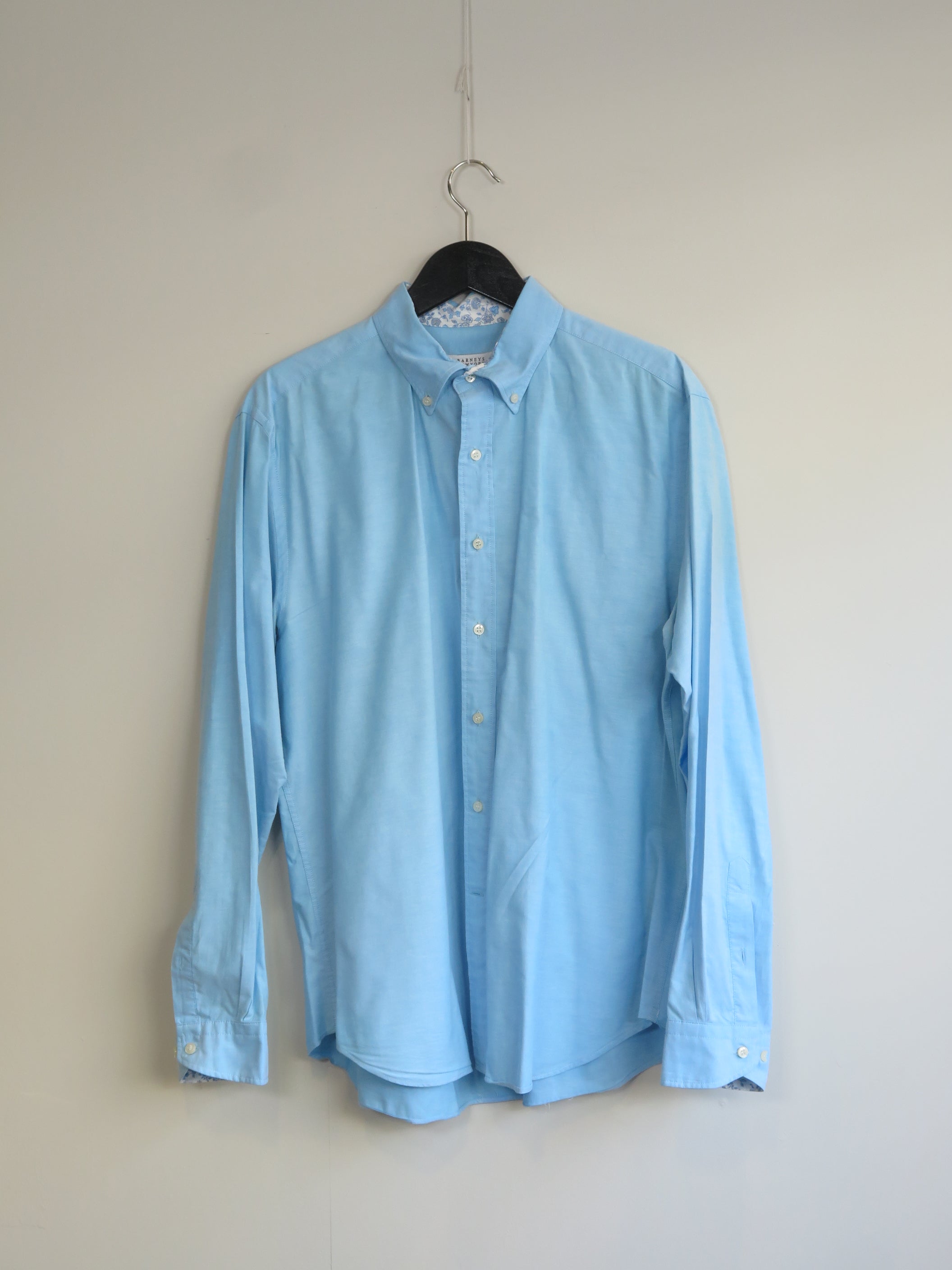001227 - Barney's New York - Shirts - Blue - L - Image 1 circular-filename:28_07_2026_ac7d7be1-3e90-4a60-8ac1-9d01a10e9c9c_captured_image