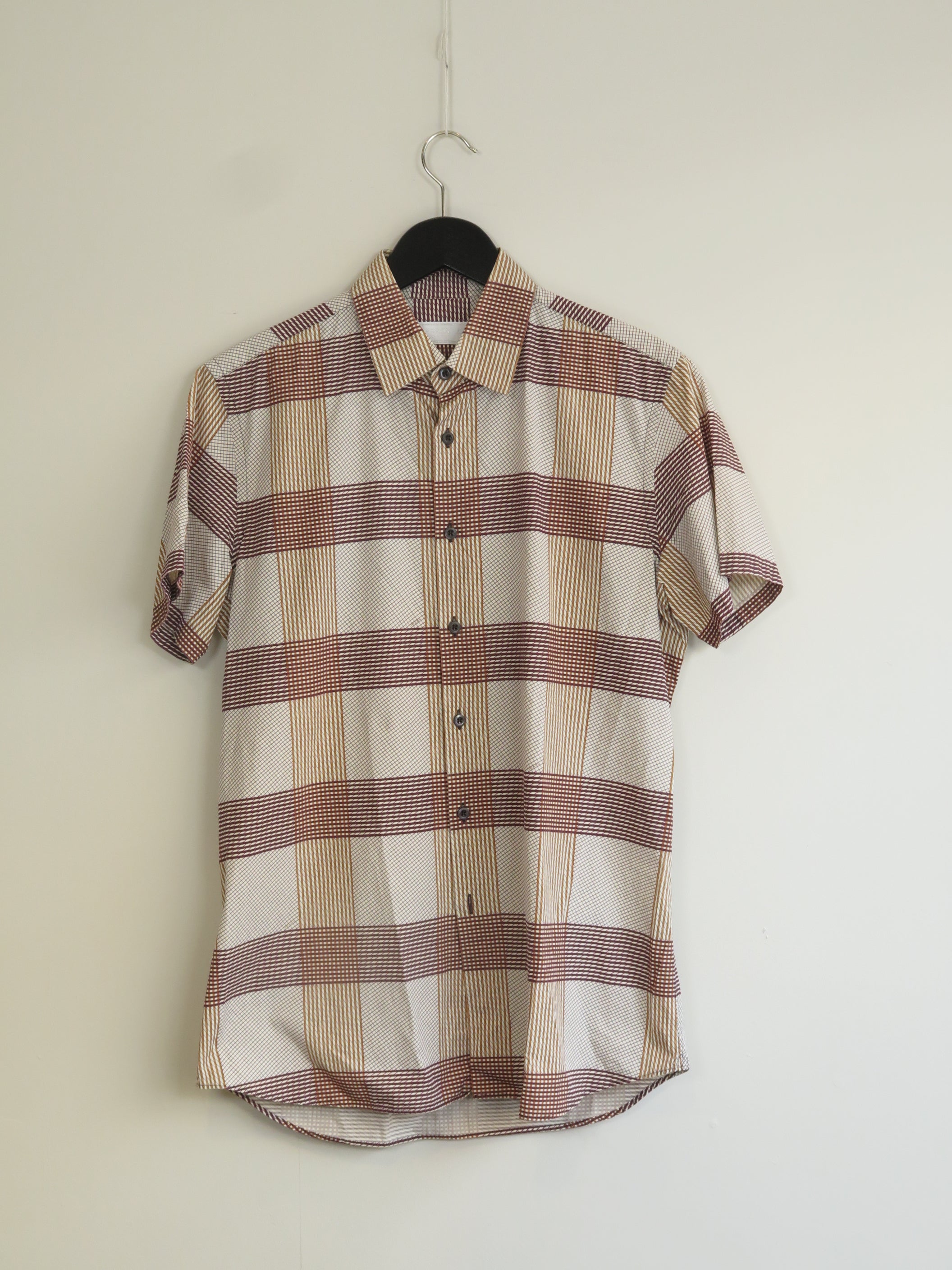 001236 - Prada - Shirts - White - Image 1 circular-filename:28_07_2026_e55bd9a7-696b-4a74-bb32-8991ae046356_captured_image