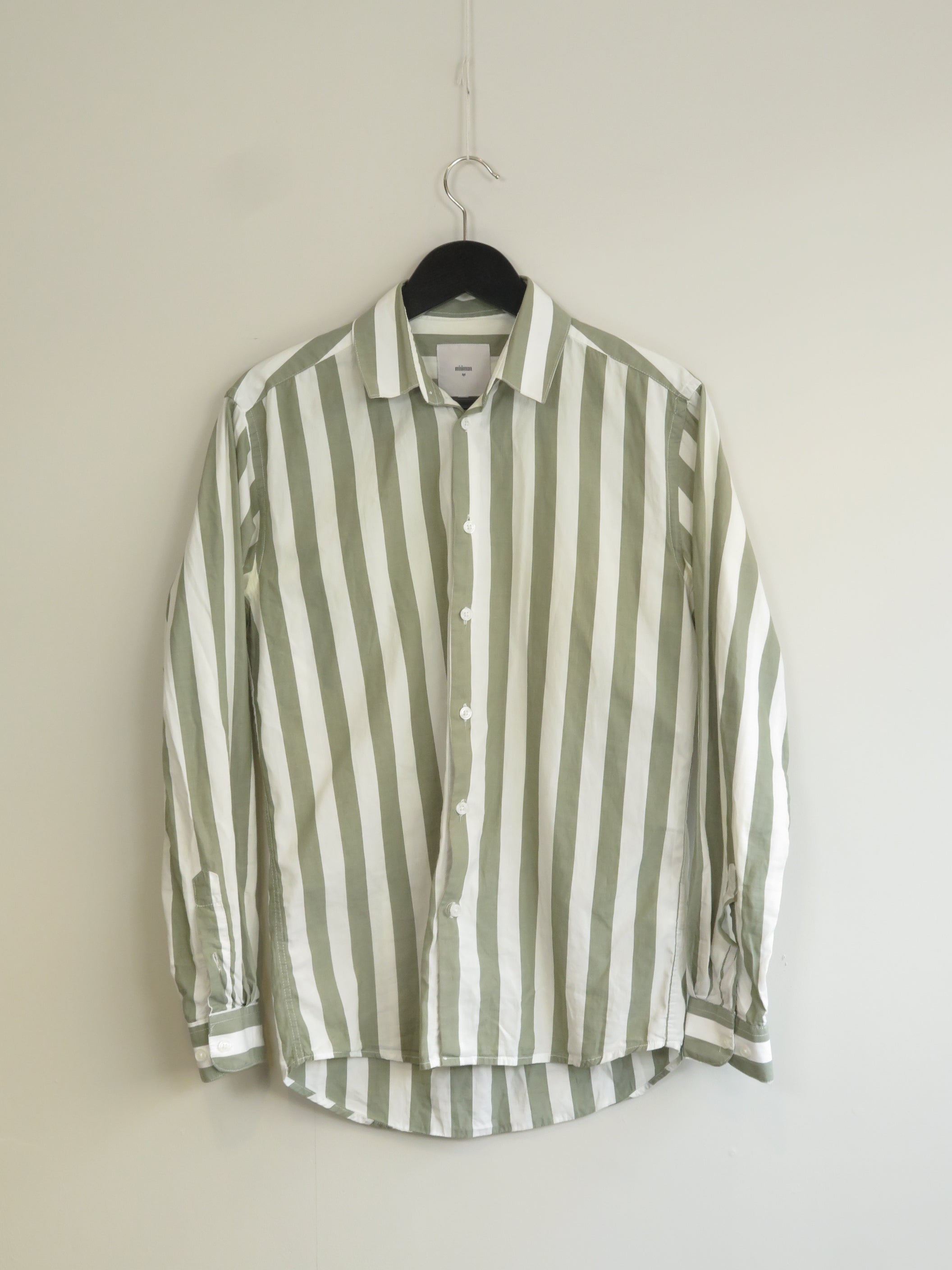 001241 - Minimum - Shirts - Green - S - Image 1 circular-filename:28_07_2026_f487fadb-c714-4a39-a3bc-2b82db586e45_captured_image