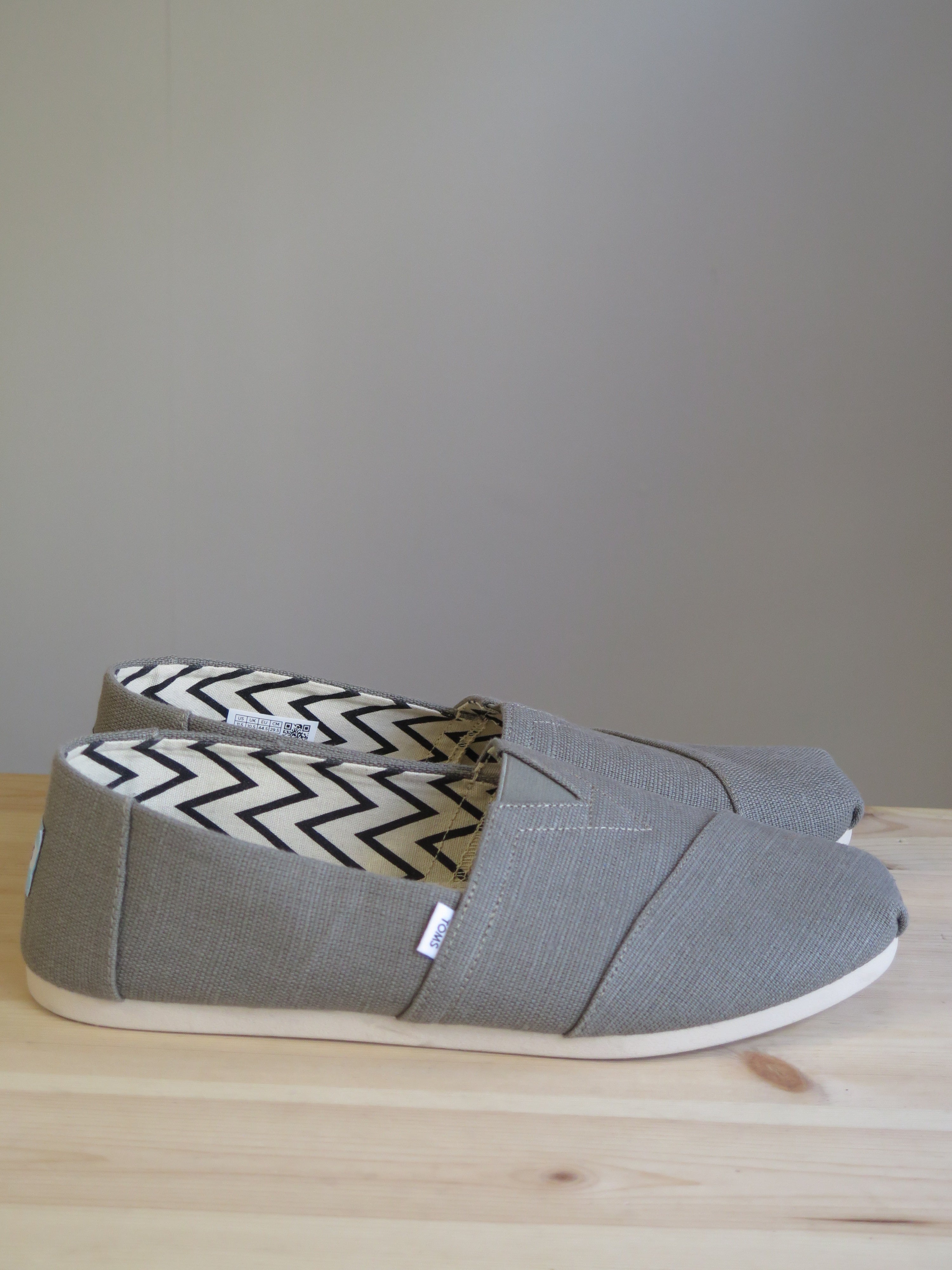 000905 - Toms - Shoes - Gray - Image 1 circular-filename:30_06_2026_4d347ea7-5e76-4d87-9429-ea6274efa956_captured_image