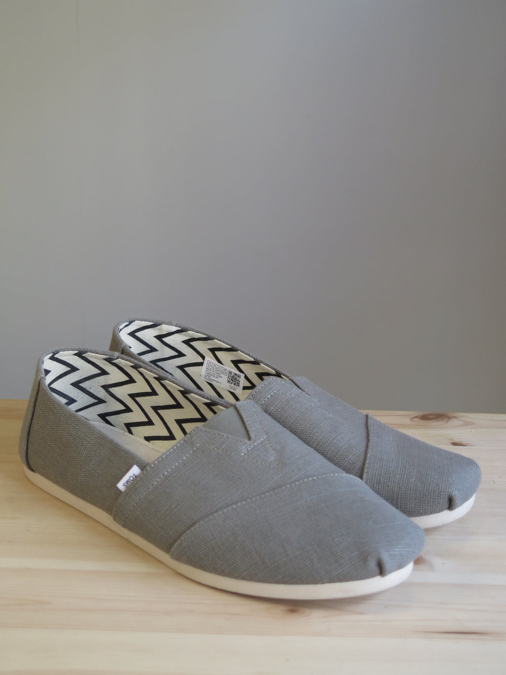 000905 - Toms - Shoes - Gray - Image 2 circular-filename:30_06_2026_8382a713-36ae-4018-8c14-1765ab25b7ad_captured_image