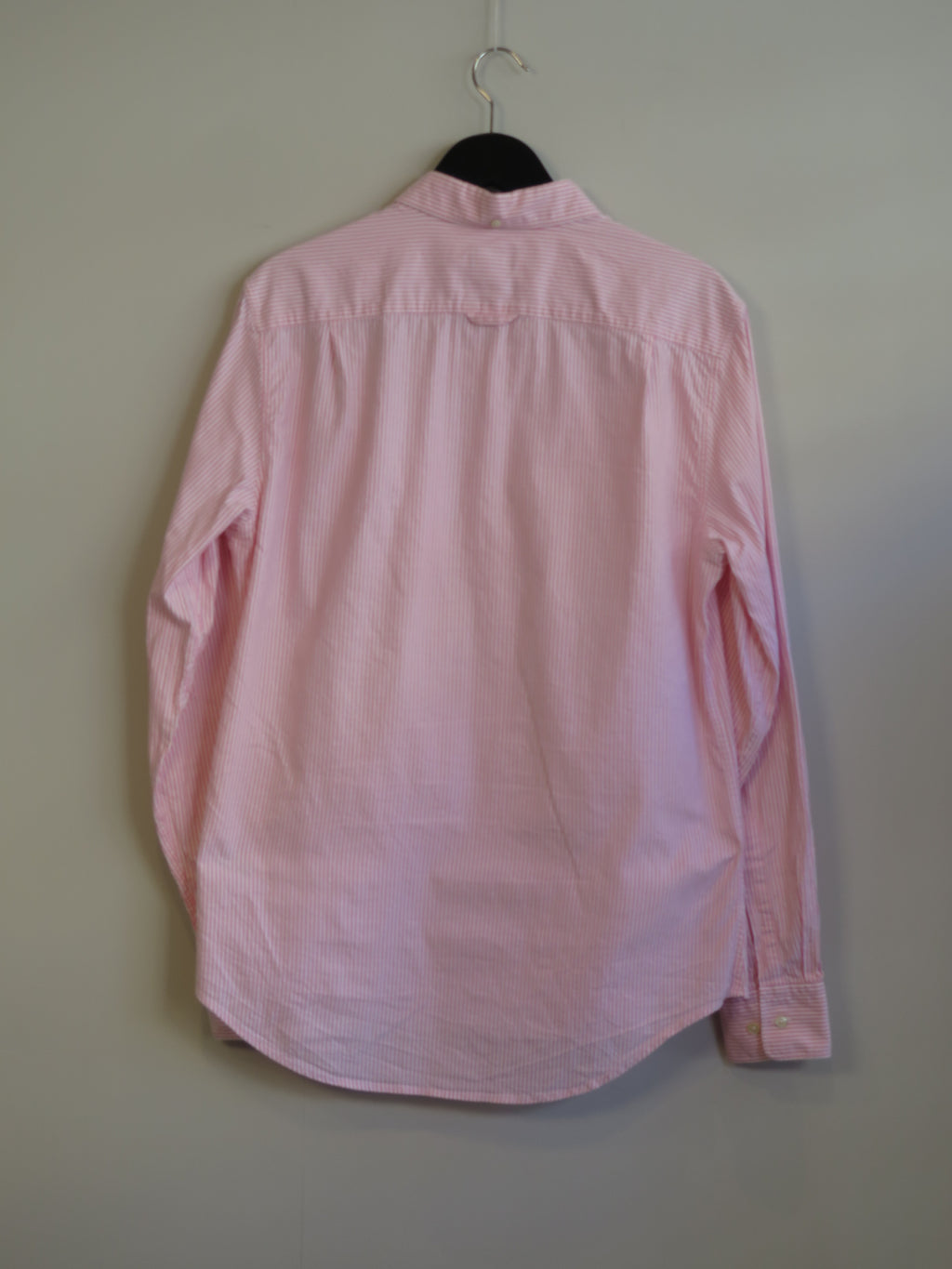000881 - Gant - Shirts - Pink - L - Image 2 circular-filename:30_06_2026_8818268b-fc43-4842-aab9-23bf5ced0db2_captured_image