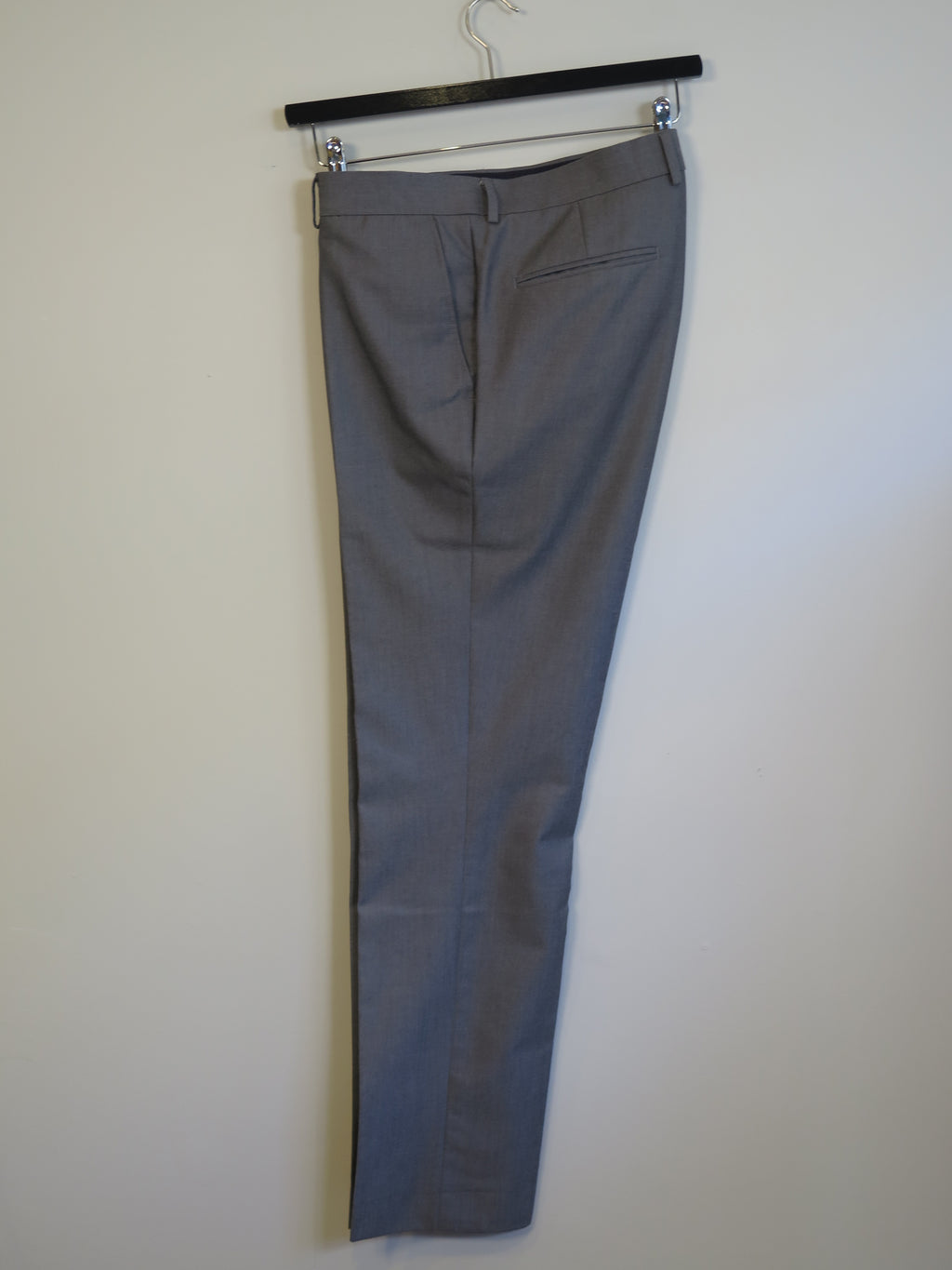 000889 - Ukjent - Pants - Gray - Image 1 circular-filename:30_06_2026_b6586b82-ff3e-490e-86a8-6d3209cce548_captured_image