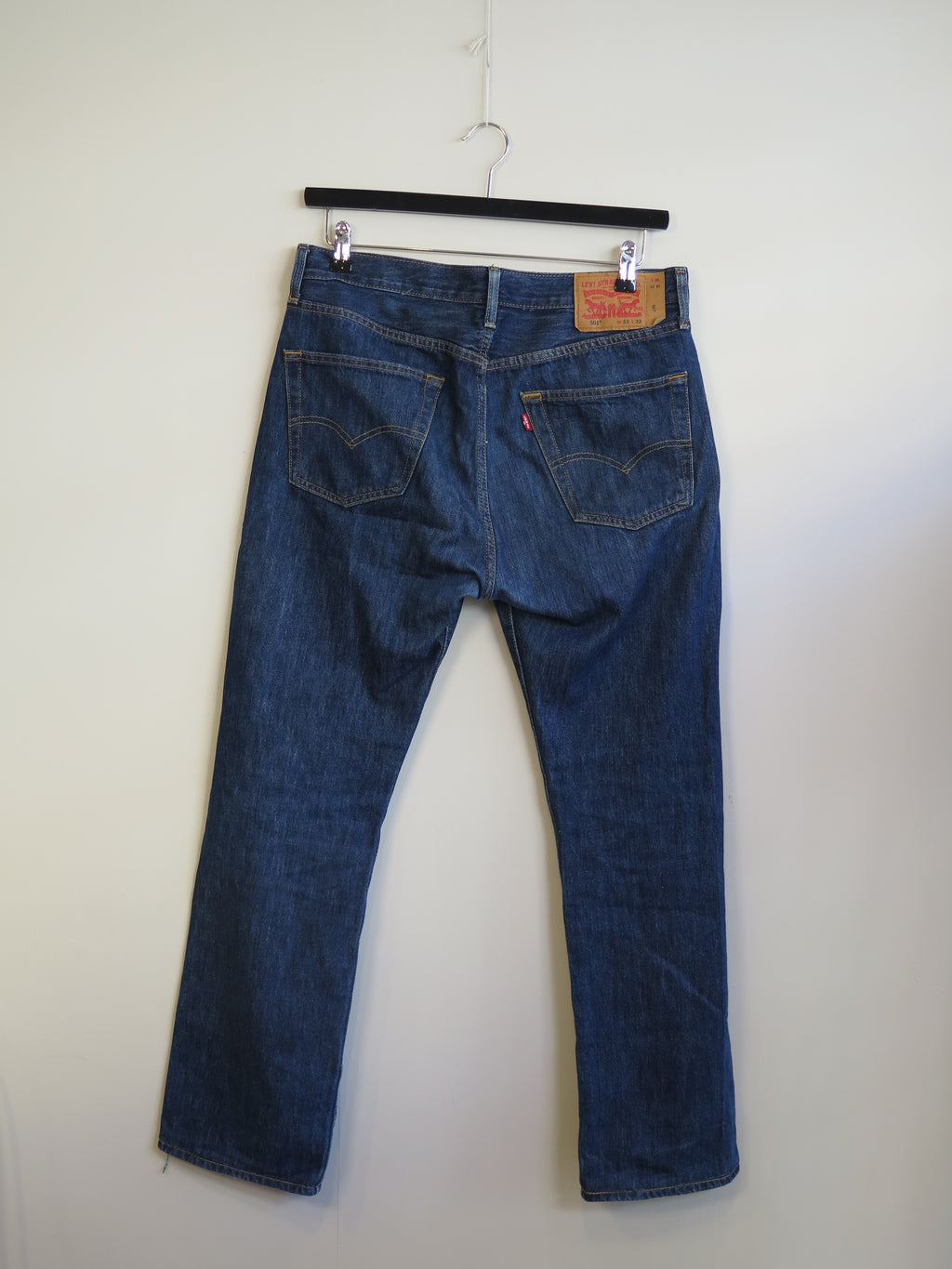 000892 - Levi's - Pants - Navy - 33/32 - Image 2 circular-filename:30_06_2026_b9994cec-b07b-42ce-8f1a-6504aa09cf33_captured_image