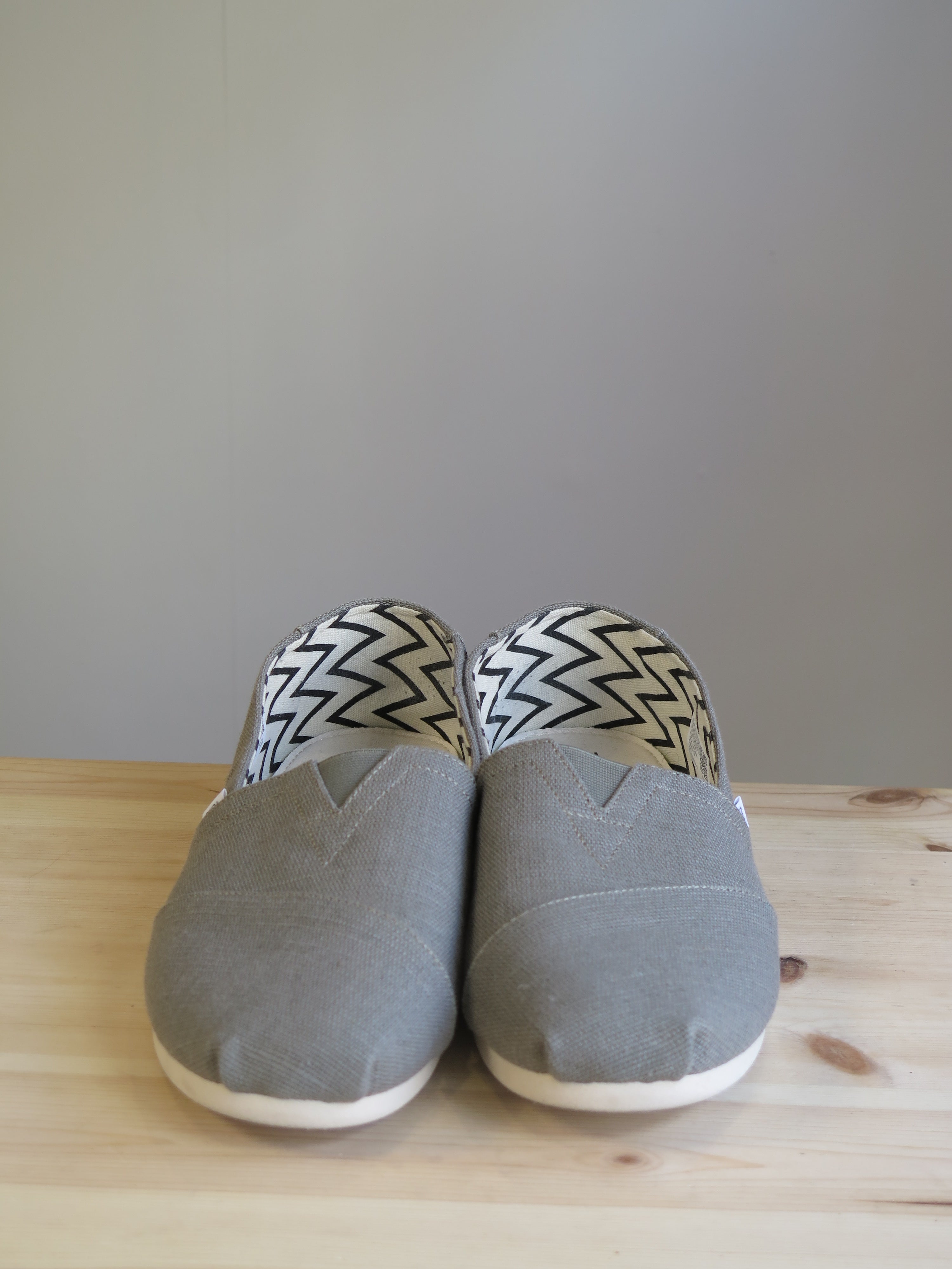 000905 - Toms - Shoes - Gray - Image 3 circular-filename:30_06_2026_bfedec21-18cc-438a-9942-929e492819b1_captured_image