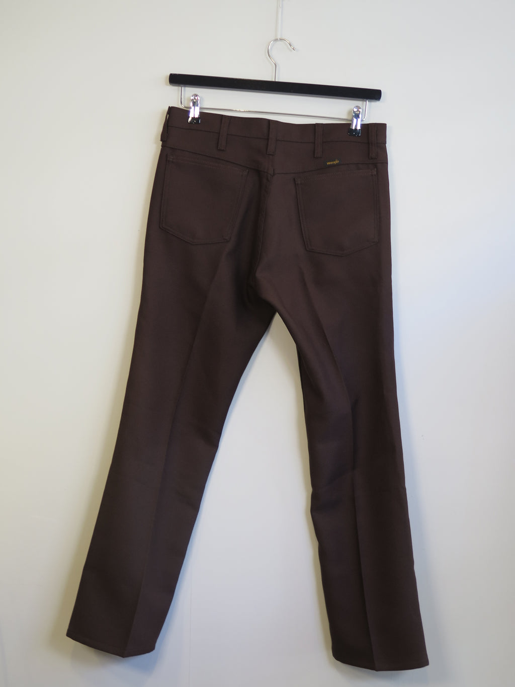 000886 - Wrangler - Pants - Brown - 33/30 - Image 1 circular-filename:30_06_2026_d7e9e8a4-3f53-4a7d-917d-e722ce5a6d85_captured_image