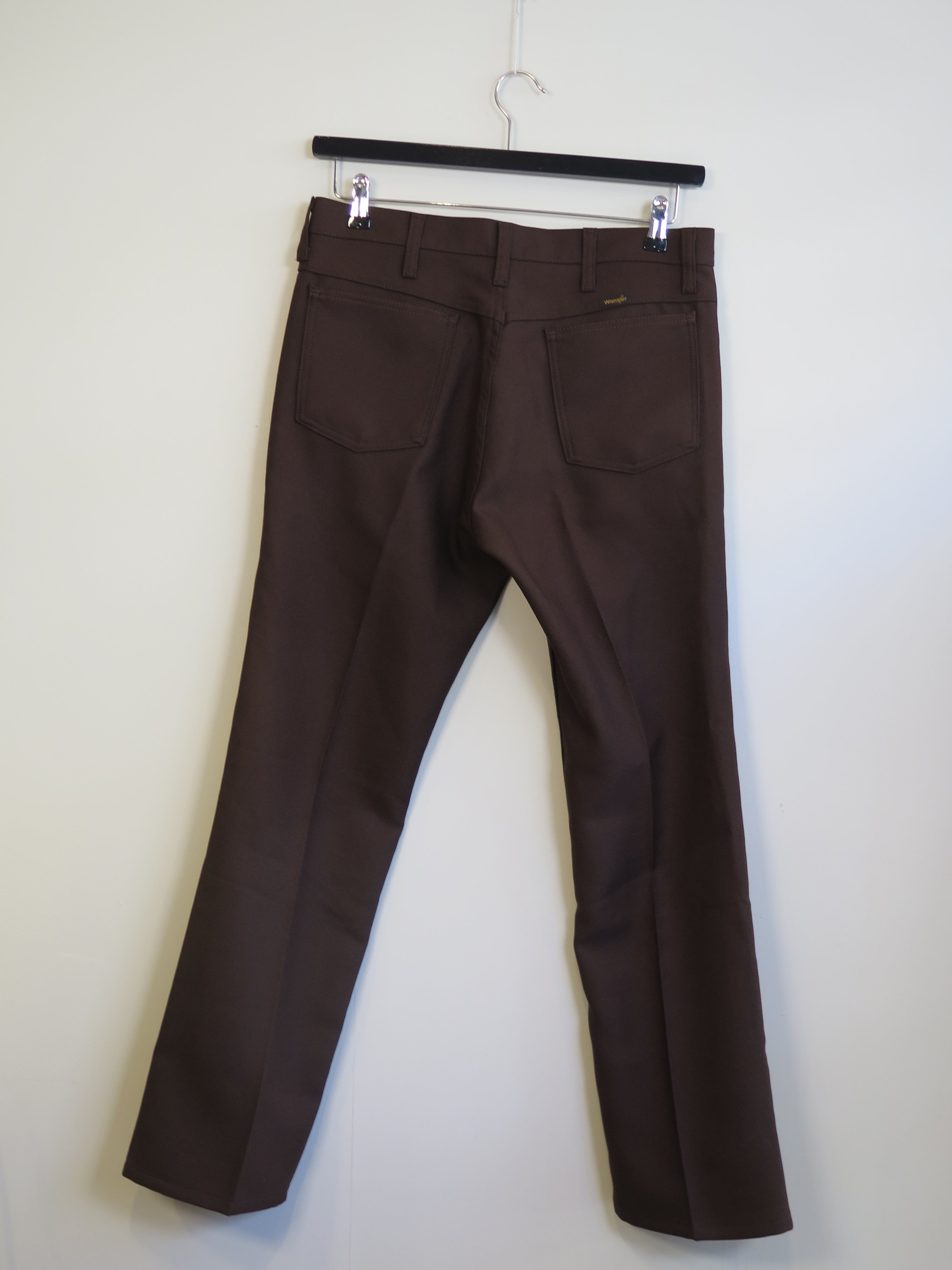 000886 - Wrangler - Pants - Brown - 33/30 - Image 1 circular-filename:30_06_2026_d7e9e8a4-3f53-4a7d-917d-e722ce5a6d85_captured_image